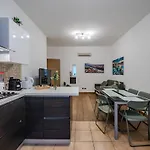 Centro - Trilocale Con Balcone - Ideale Per Famiglie - Feeling Verona