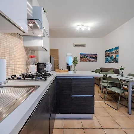 Apartamento Centro - Trilocale Con Balcone - Ideale Per Famiglie - Feeling Verona