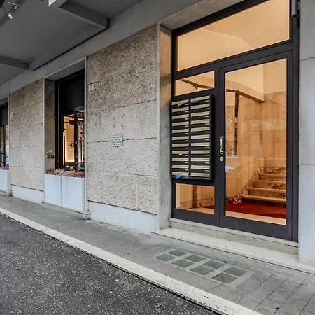 Centro - Trilocale Con Balcone - Ideale Per Famiglie - Feeling Verona