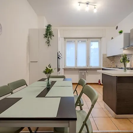 Apartamento Centro - Trilocale Con Balcone - Ideale Per Famiglie - Feeling *