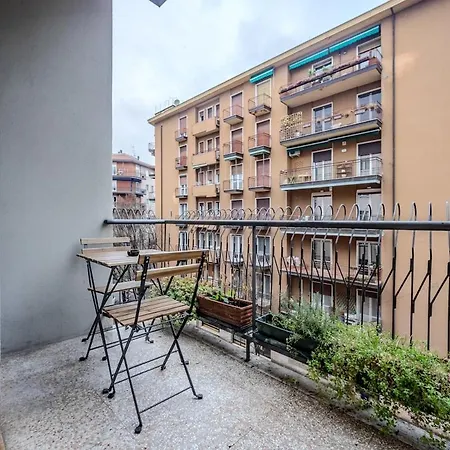 Apartamento Centro - Trilocale Con Balcone - Ideale Per Famiglie - Feeling *